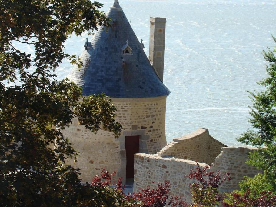 Entre Mont St Michel Et Merveille Vains Exterior photo