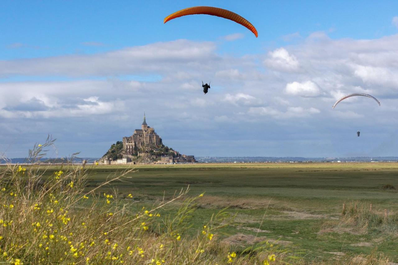 Entre Mont St Michel Et Merveille Vains Exterior photo