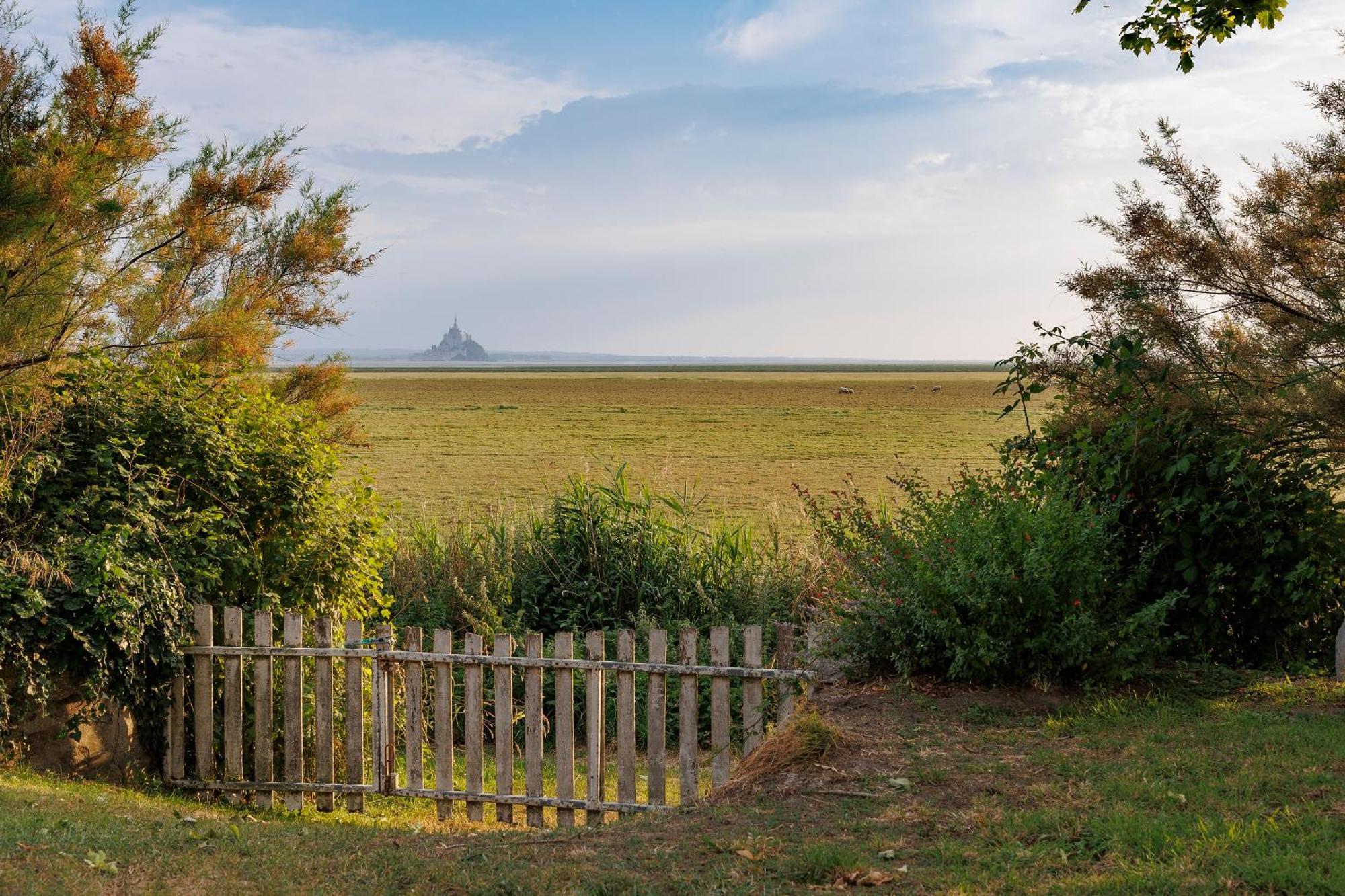 Entre Mont St Michel Et Merveille Vains Exterior photo